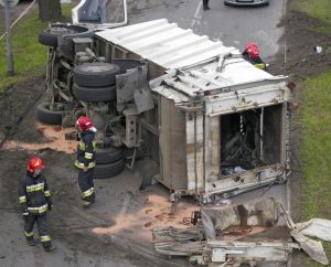 Overturned truck at NB I-5 caused 4 right lanes blocked Image