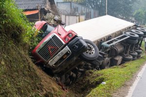 Driver injured in I-5 truck crash near San Diego’s Bay Park Image