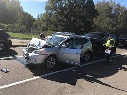 Man dies with knife wound after crash in Rancho Bernardo Image